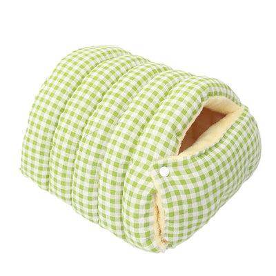 Cat house - Cat basket - Plush and warm - Removable and washable - Closed cat bed for winter - Suitable for indoor and outdoor use in winter, camping, traveling, in the bedroom, living room and apartment - Green and white checkered