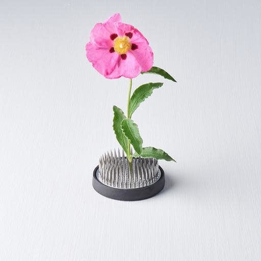 Kenzan Ikebana Pin Base 6cm Round